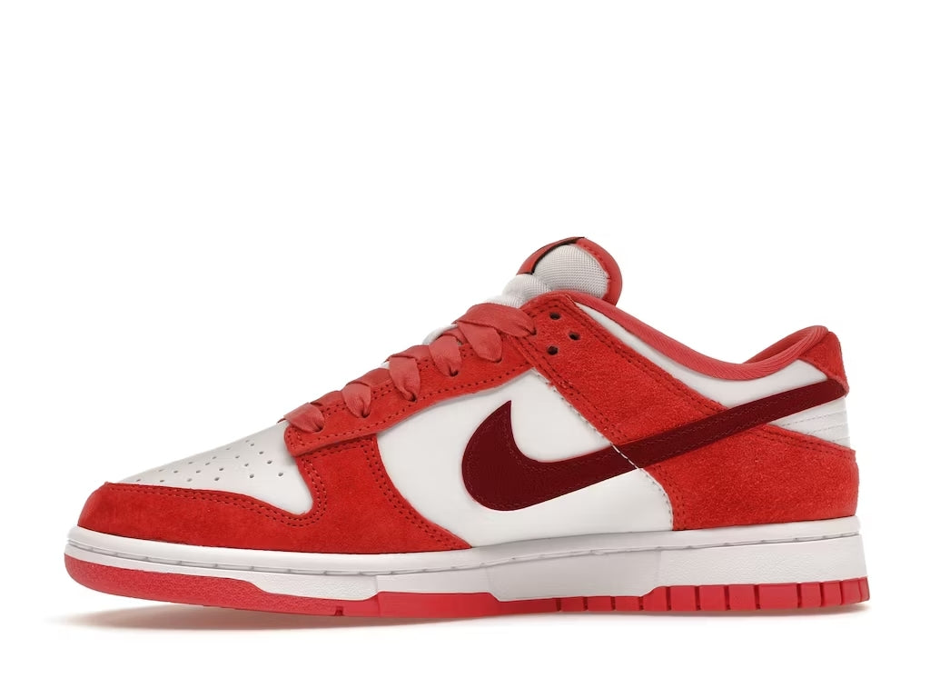 Nike Dunk Low Valentine's Day (Women's)